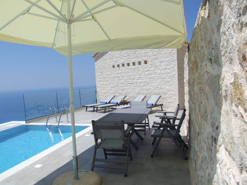 Kampaki Stone Villa Áyios Nikítas